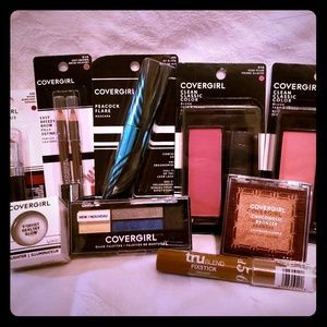 Covergirl makeup lot